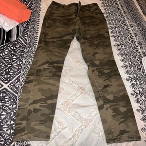 Camo skinny jeans